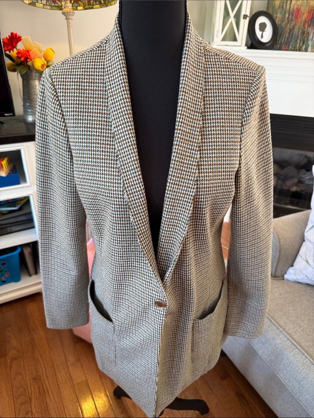Tommy Hilfiger Men’s Houndstooth Sport Coat in Black & Cream